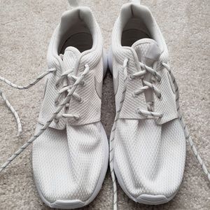 Nike All White Roshe Ones